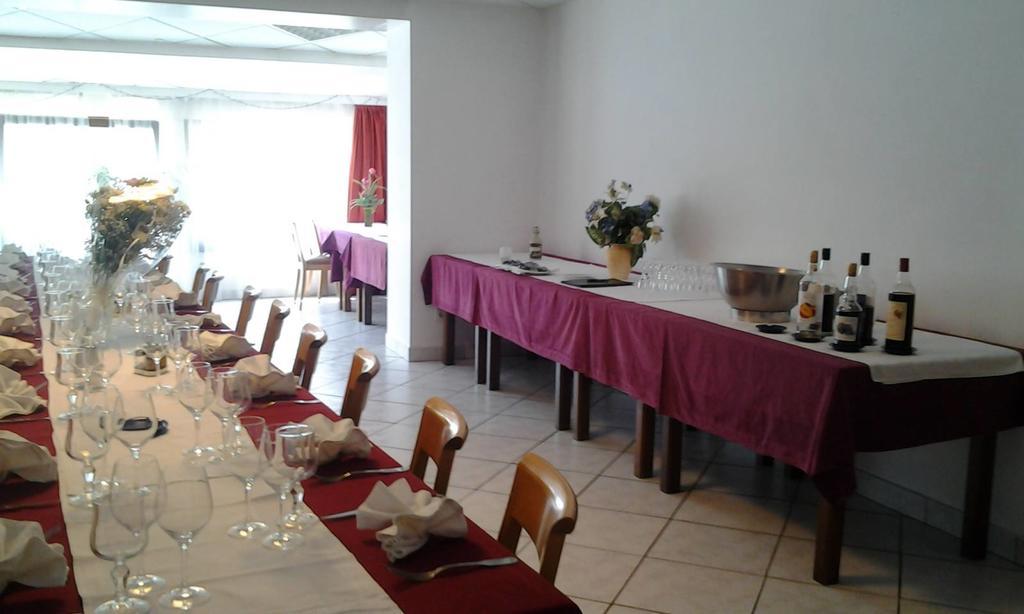 Le Clos Fleuri Bourg-de-Thizy Ngoại thất bức ảnh