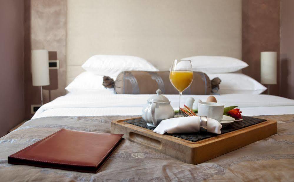 Le Clos Fleuri Bourg-de-Thizy Ngoại thất bức ảnh